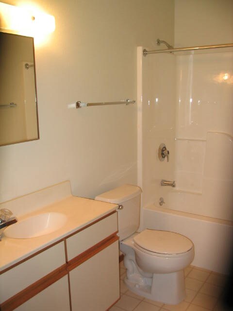 1 Bathroom - 1200 S Tabor Ave