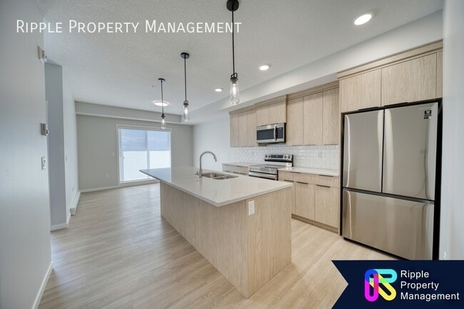 Building Photo - HIGH END MODERN 2 BEDS/ 1 BATHS CONDO