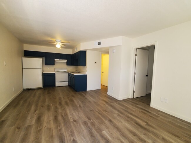 Building Photo - 9633 N 17th Ave