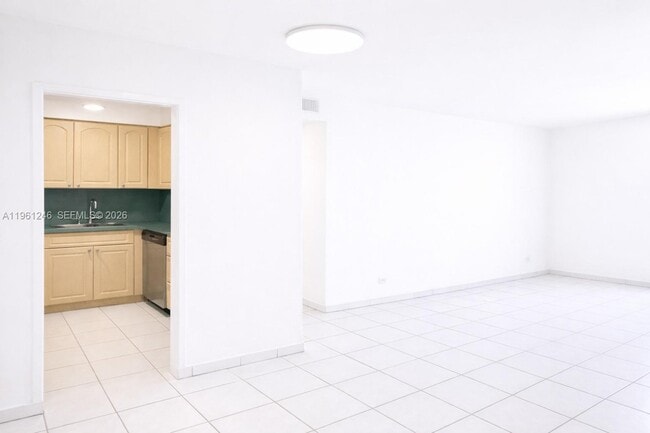 Building Photo - 7441 Wayne Ave