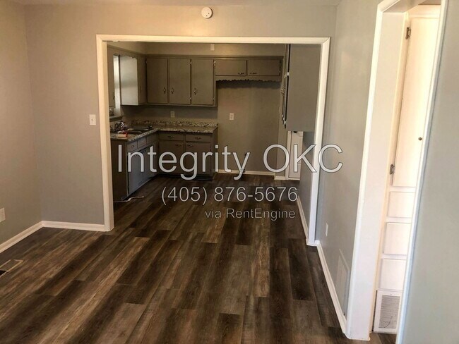 Building Photo - 2548 SW 48th St
