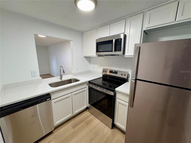 Foto del edificio - 308 57th Ave Dr E