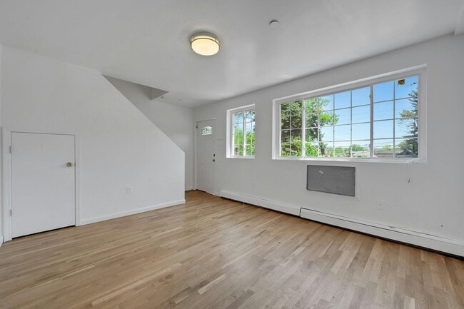 Building Photo - 3313 Rombouts Ave