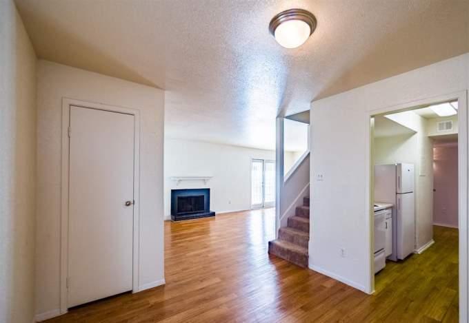 Foto principal - 2 bedroom in Houston TX 77040