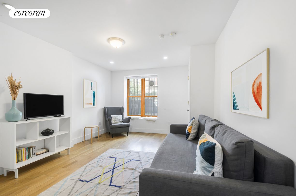 Foto principal - 546A Monroe St