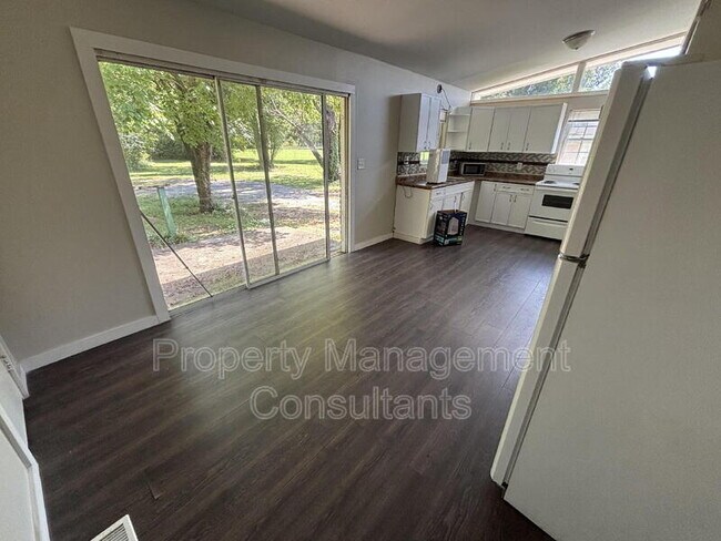 Foto del edificio - 2212 Old Blue Spring Rd NW