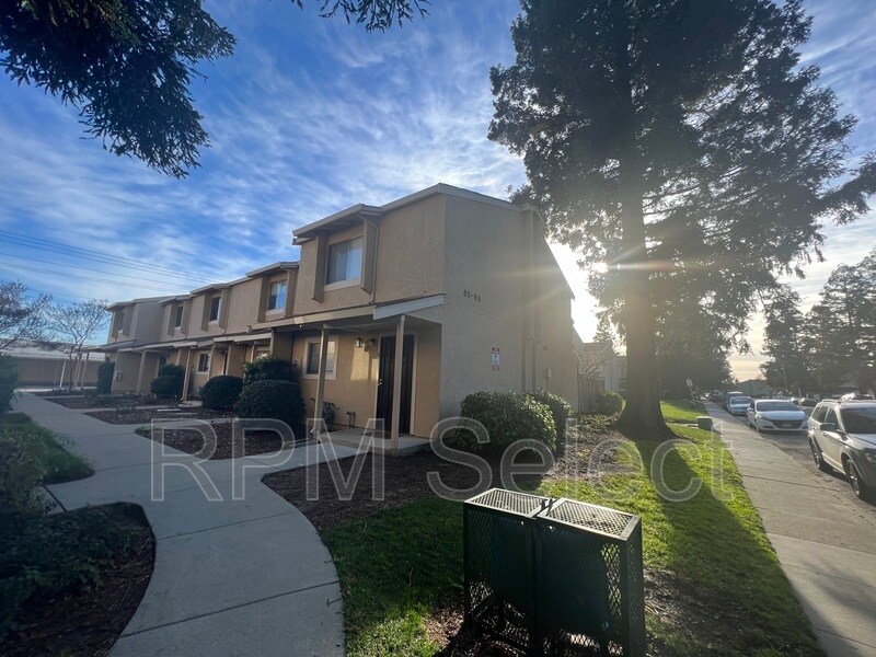 1941 Grande Cir Unit 65, Fairfield, CA 94533 Condo for Rent in Fairfield, CA