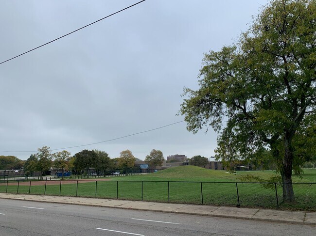 Foto del edificio - 2404 Baldwin St