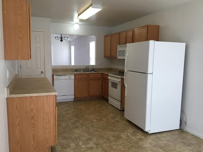 Building Photo - 7250 Bentwater Dr