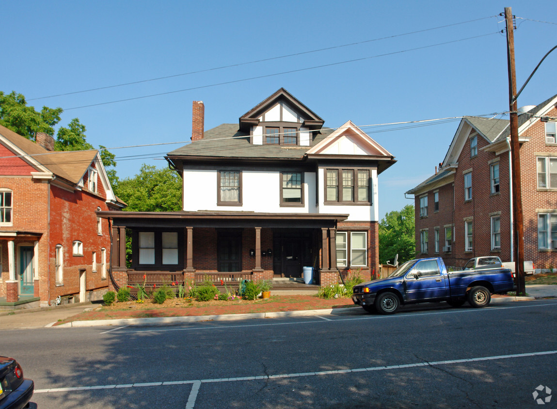 Building Photo - 247 S Prospect St