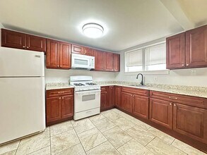 Building Photo - 5731 Reedland St