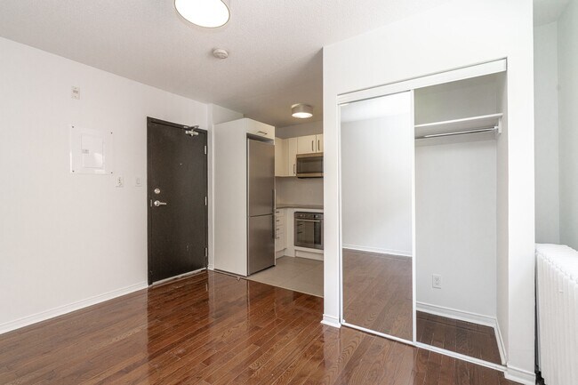 Building Photo - 56 Maitland Street