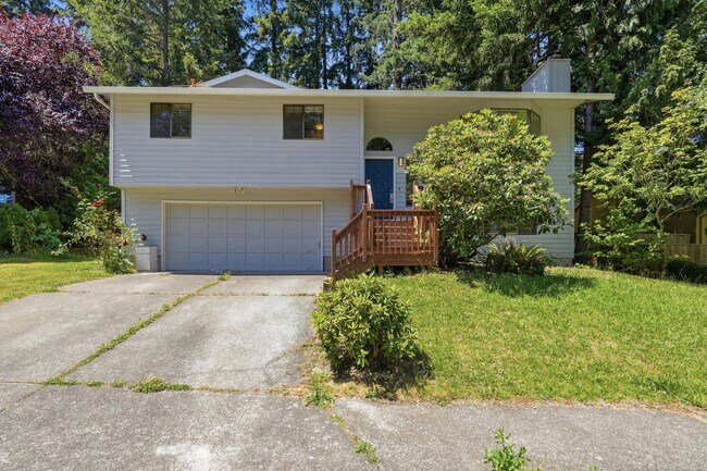 Foto del edificio - Sweet and spacious home in Beaverton with a garage and large fenced yard available now!