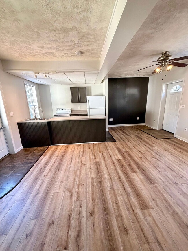 Building Photo - 38 N Charlotte St