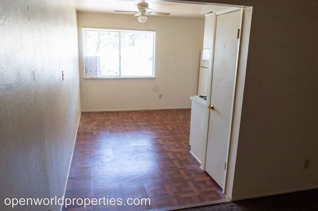 Building Photo - 3112 Lone Tree Way