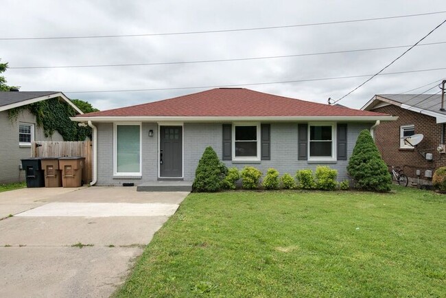 Building Photo - 557 Annex Ave