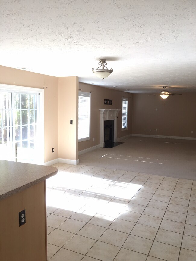 Building Photo - 3385 Carolina Way