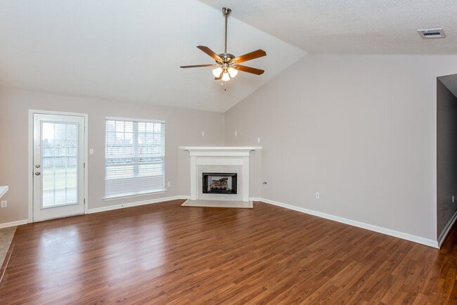 Foto del edificio - 1720 Cherry Creek Dr