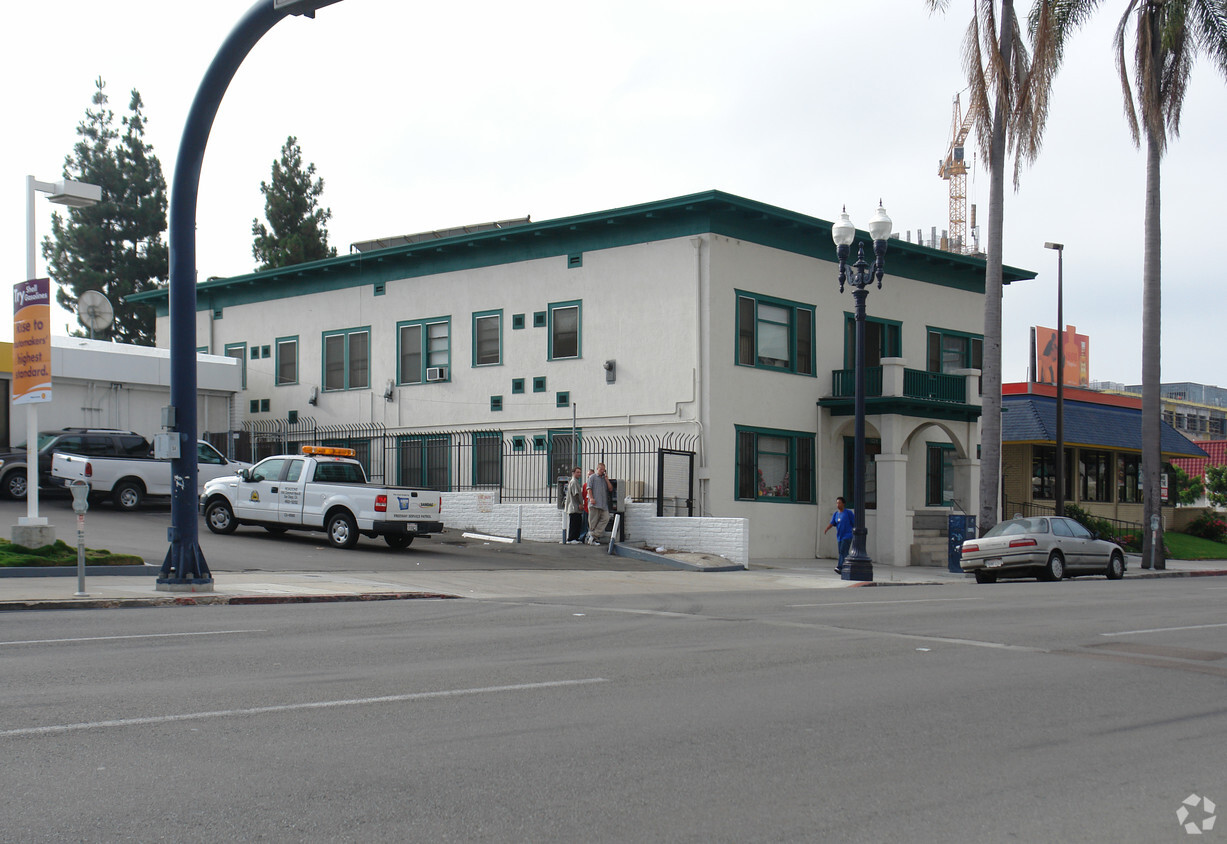 Building Photo - 1229 10th Ave
