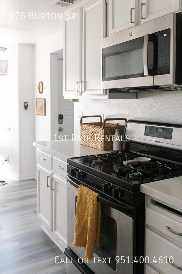 Foto del edificio - 976 Burton St