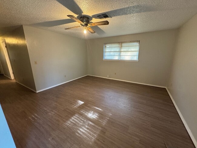 Building Photo - Three Bedroom Midwest City