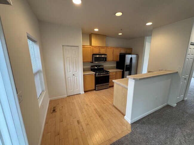 Foto del edificio - Tigard Townhouse in a Beautiful Neighborhood