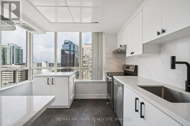 Building Photo - 7 Bishop Ave