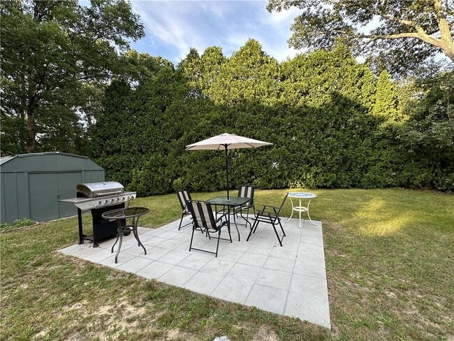 Building Photo - 13 Valley Dr