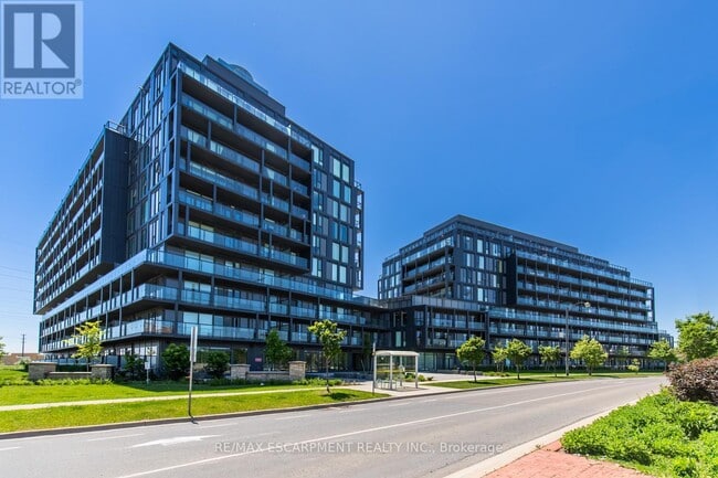 Building Photo - 3210 Dakota Cmn