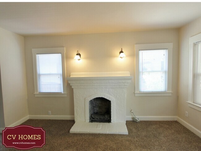 Building Photo - 980 N Broadway St