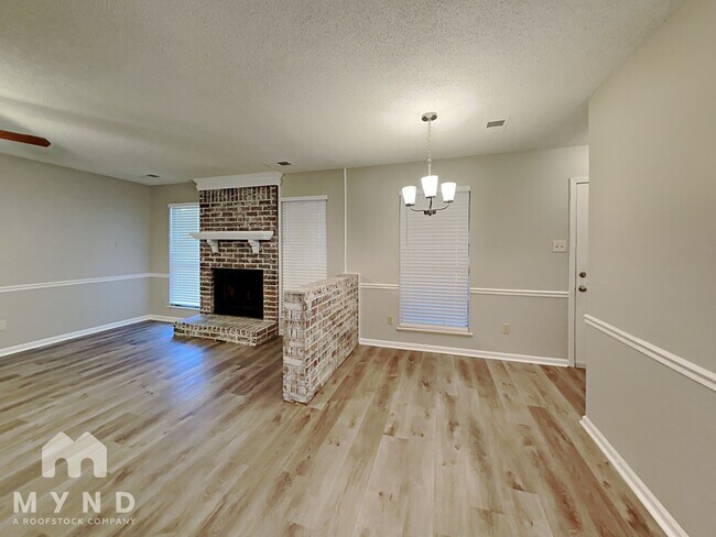 Building Photo - 3752 Schanna Dr