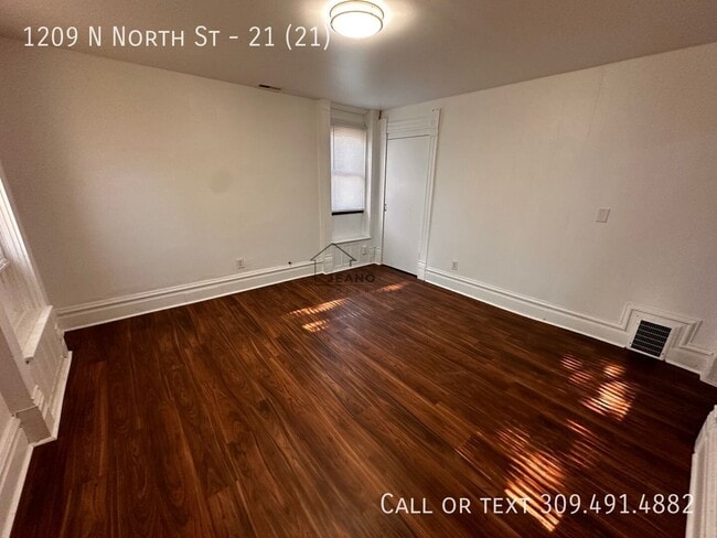 Building Photo - 1209 North North Street
