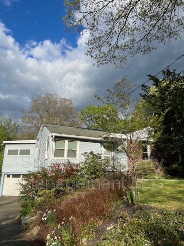 Building Photo - 41 Harriet Dr
