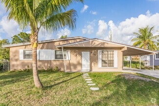 Building Photo - 3100 SW 33rd Ave