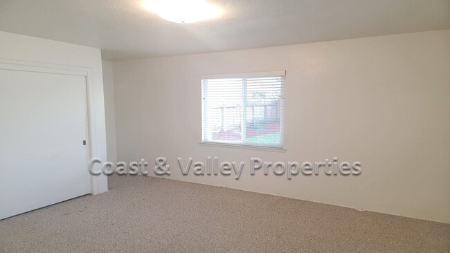 Building Photo - NOW RENTING: 3-Bedroom HOUSE in Salinas