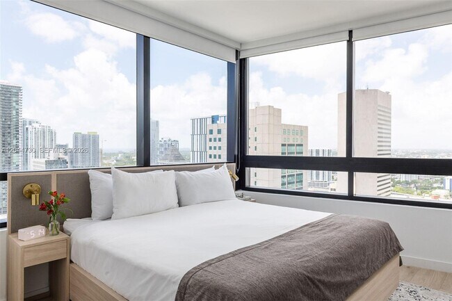 Foto del edificio - 225 N Miami Ave