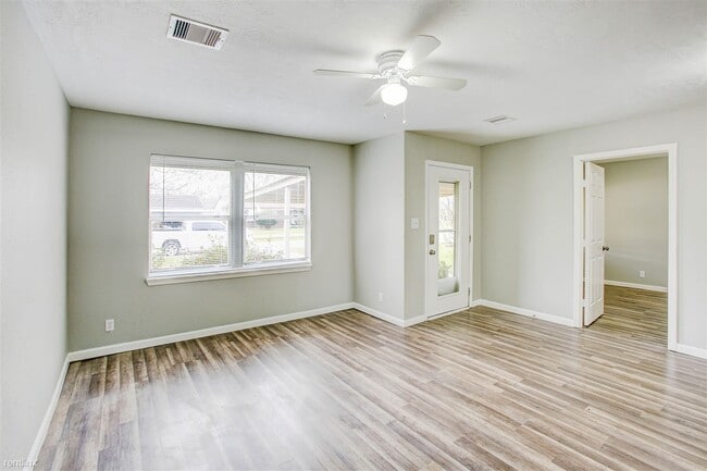 Building Photo - 4 br, 2 bath House - 9317 Cathedral Dr