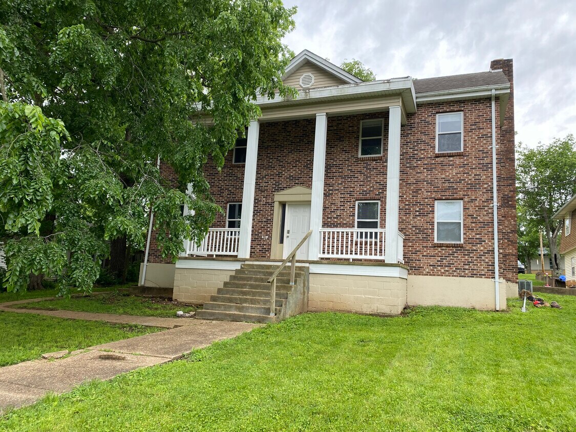 212 W Jefferson St Unit D, Potosi, MO 63664 Apartments in Potosi, MO