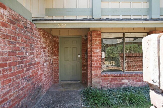 Building Photo - 902 Park Village Cove