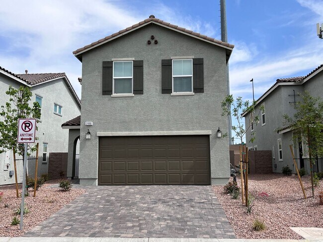 Foto del edificio - NEWER HOME 3 BEDROOM 2.5 BATH LOFT AND 2 C...
