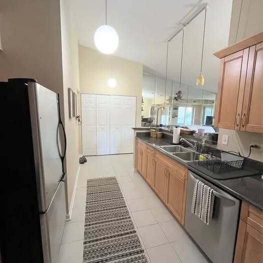 Foto del edificio - 728 N Gary Ave