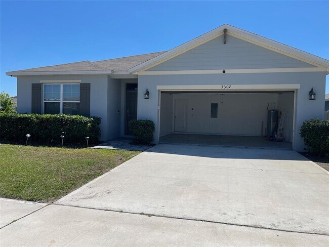 Foto del edificio - 3307 Summerdale Way