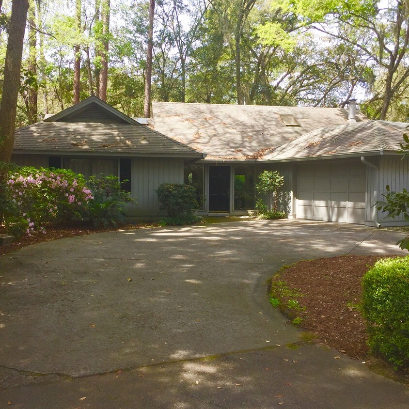 50 Oak Ct, Hilton Head Island, SC 29928 House Rental in Hilton Head