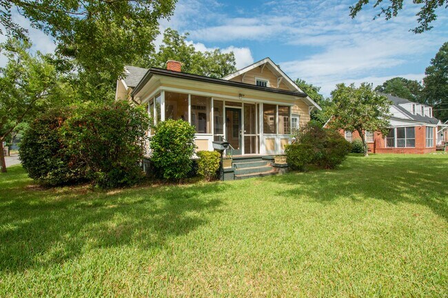 Foto del edificio - Updated in Midtown