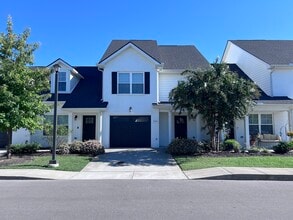 Building Photo - 3250 Clemons Cir