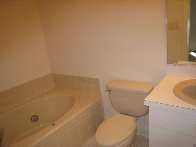 Foto del edificio - 4203A Ashbrook Drive