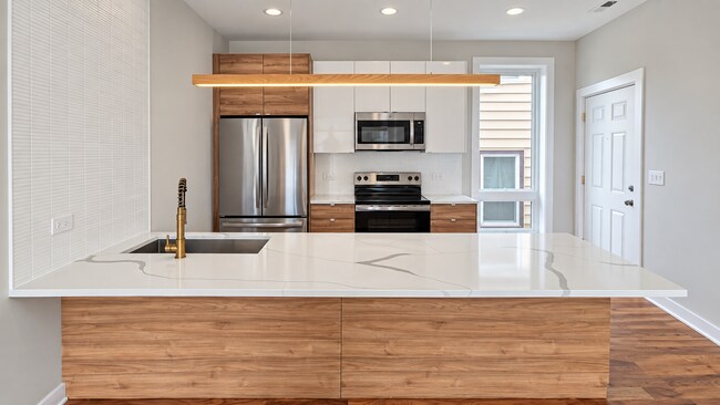 Foto del edificio - 2839 W 24th Blvd