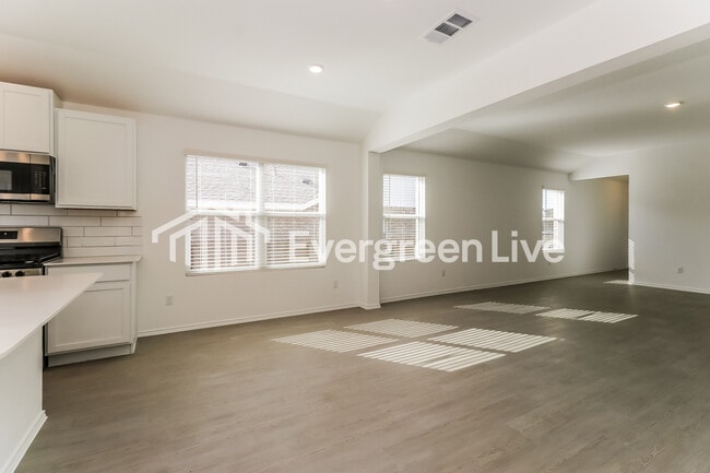 Building Photo - 1621 Four Waters Lp