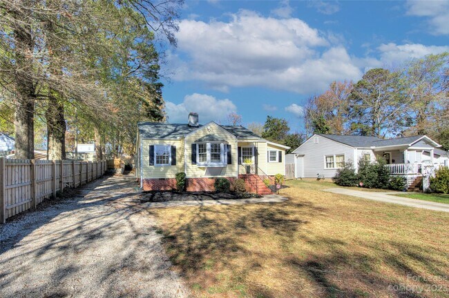 Building Photo - 3929 Admiral Ave