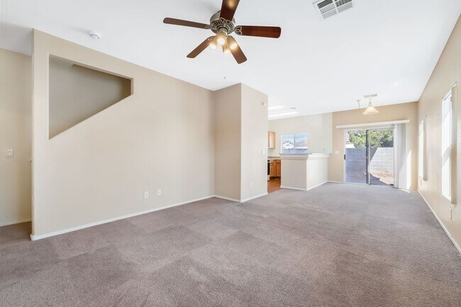 Foto del edificio - Comfort, Convenience & Community Living in Gated Henderson!